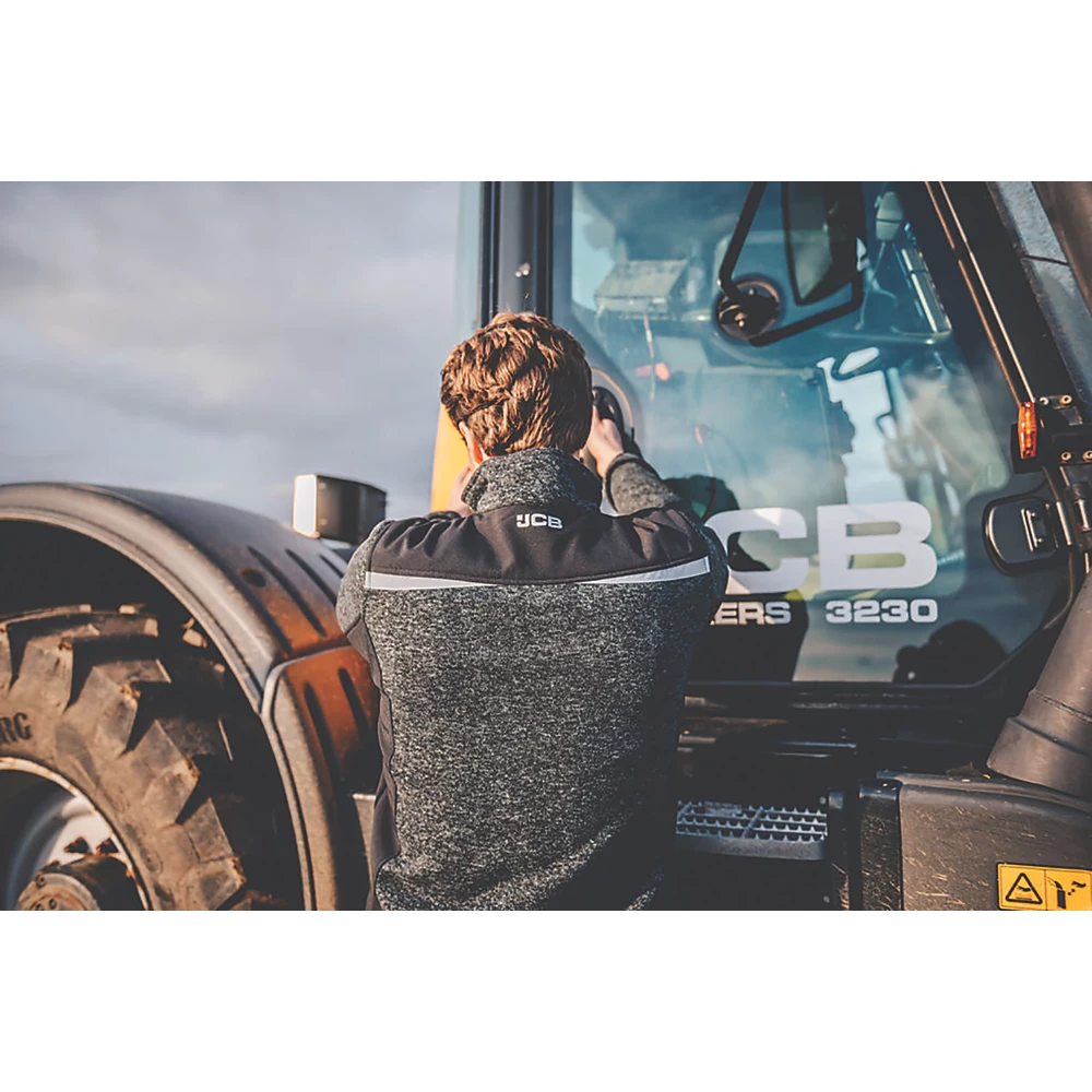 Pull En Maille Avec Bandes Haute Visibilité JCB Elmhurst Gris Chiné, Taille XL, Tour De Poitrine 50" 6 Pull En Maille Avec Bandes Haute Visibilité JCB Elmhurst Gris Chiné, Taille XL, Tour De Poitrine 50" – Image 4